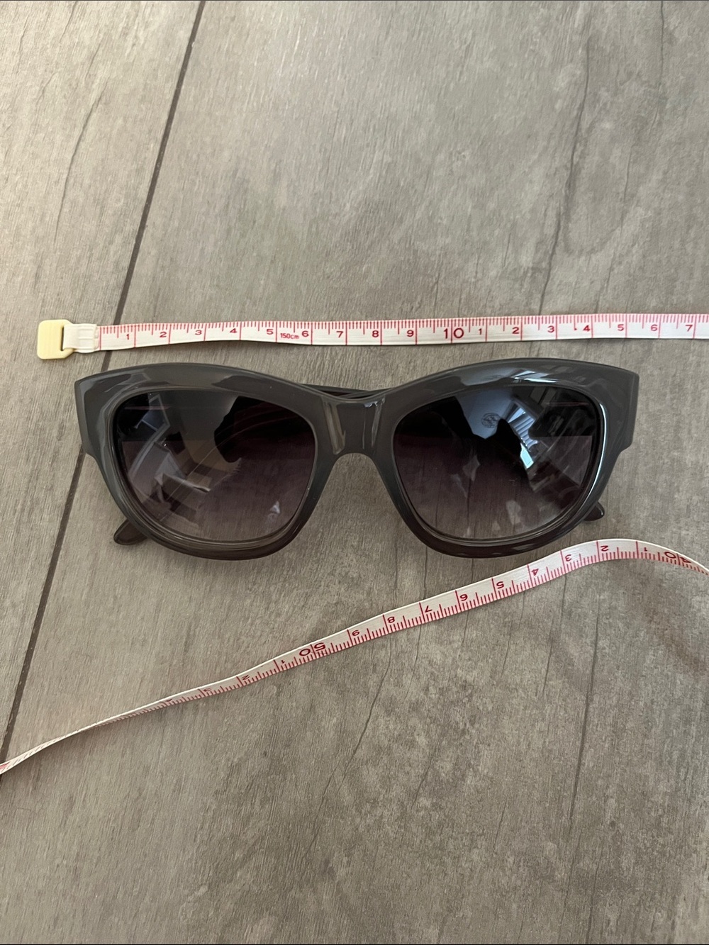 🤎HOST PICK 🤎 NWOT Stylish Taupe Sunglasses - Picture 2 of 6
